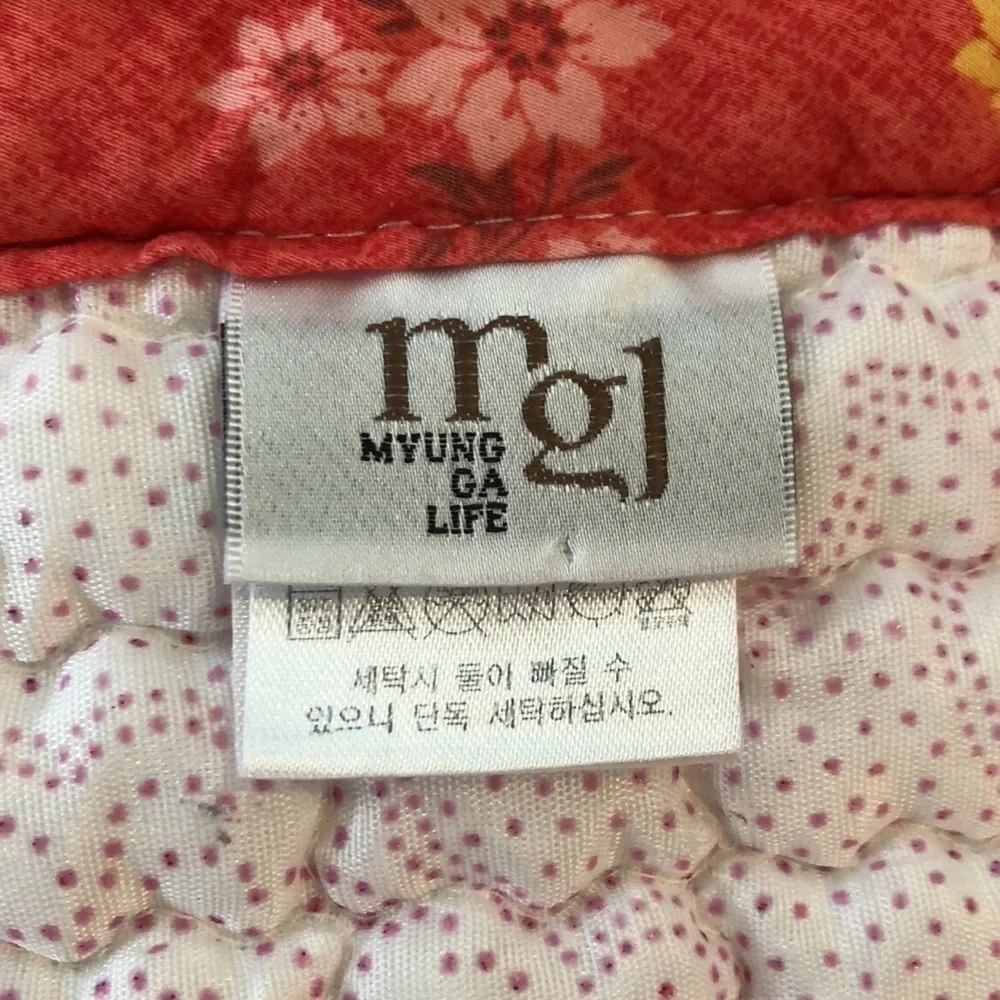 MGL QUILT | Exquisite Coral Paisley Multi Color Quilt, Size 72”x56”.